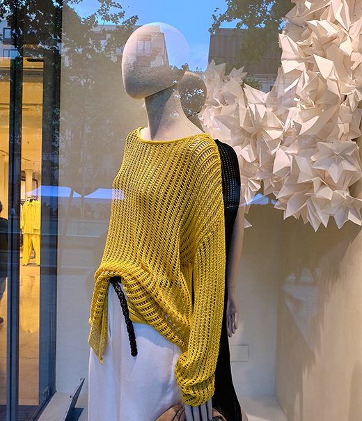 Spring's Window Display | Paper Massimo Dutti