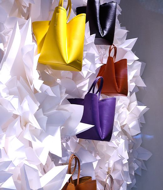 Spring's Window Display | Paper Massimo Dutti