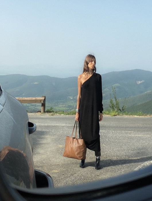 Worn by: Maja Weyhe | Paper